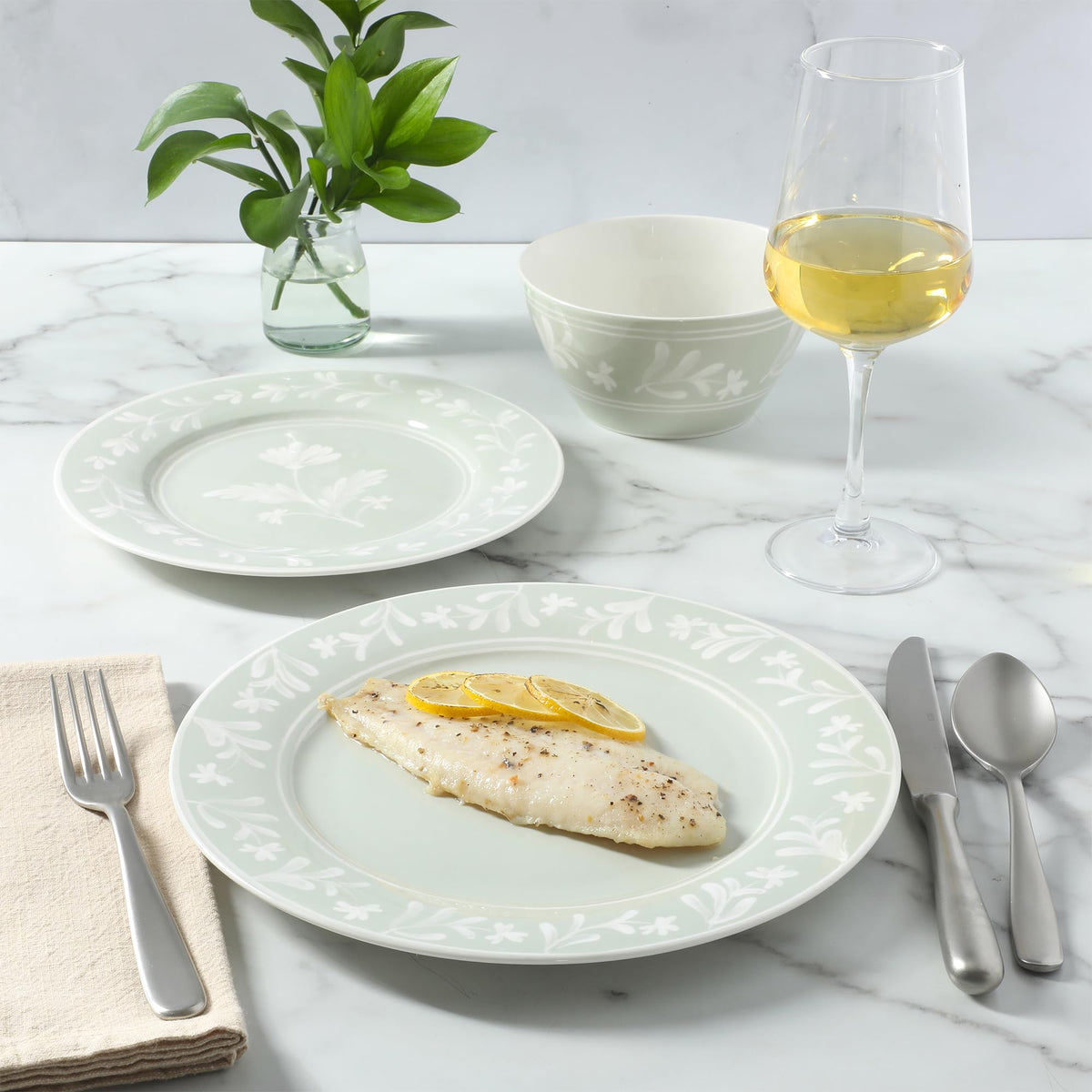 Sage Green 12-Piece Bone China Dinnerware Set P711567